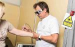 Behandlung mit Lasern